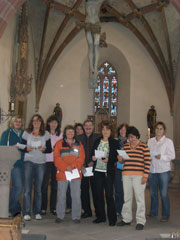 Gruppenbild in Kirche